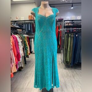 Jodi Kristopher Gown Size 16